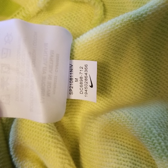 Nike Icon Clash Animal Print  Crewneck Longsleeve Yellow Lime Green Sweatshirt - Picture 10 of 10